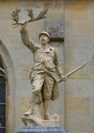 monument aux morts de la guerre de 1914-1918 : Poilu victorieux