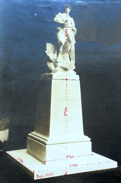 monument aux morts de la guerre de 1914-1918 : Poilu