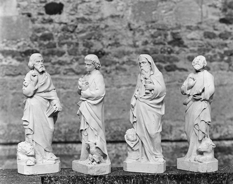 ensemble de 4 statuettes : les quatre évangélistes