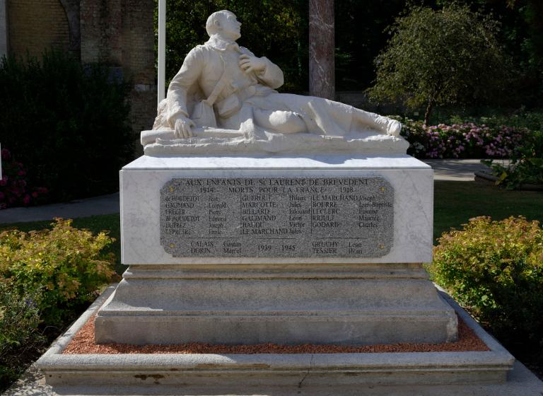 monument aux morts de la guerre de 1914-1918 : Poilu mourant