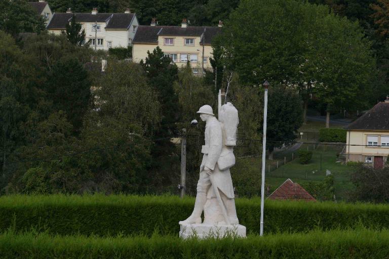 monument aux morts de la guerre de 1914-1918 : Soldat en marche