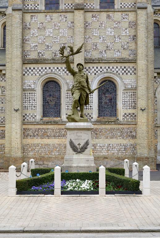 monument au morts de la guerre de 1914-1918 : Poilu victorieux