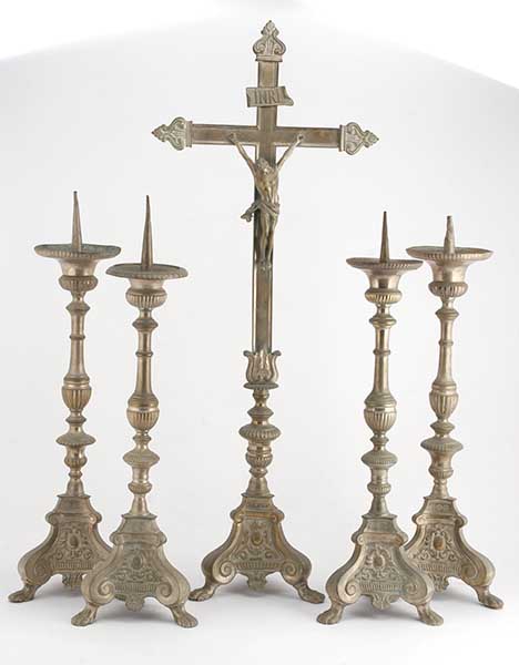 ensemble n°6 de 4 chandeliers d'autel et croix d'autel