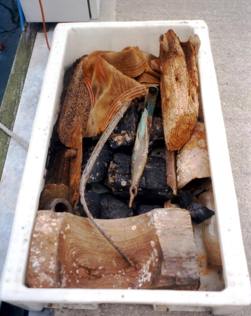 ensemble d'objets en relation avec le voilier QUEVILLY