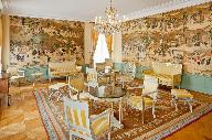 ensemble de 2 canapés, 8 fauteuils, 6 chaises, 4 tabourets et table d'applique