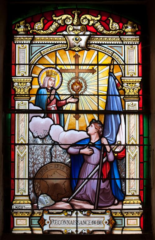 ensemble de 2 verrières historiées et commémoratives de la guerre de 1914-1918 : La France offrant le Sacré-Cœur et pleurant les Provinces perdues (1870-1871), La France reconnaissante envers l'Eglise (1914-1918) (baies 2 et 4).