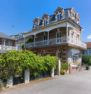 école de garçons, puis hôtel de France, actuellement maison d'hôtes dite La Maison Plûme