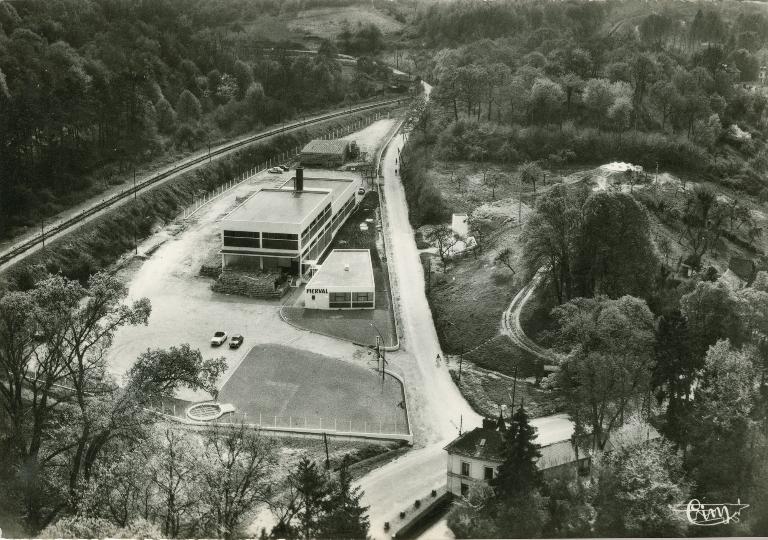 usine d'embouteillage d'eau de source Pierval