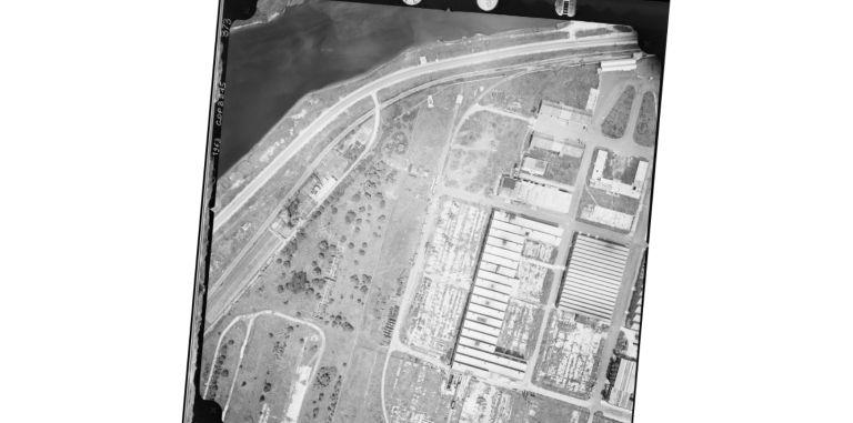 usine d'armes Schneider, puis usine de moteurs d'avion Hispano-Suiza, puis Aircelle, puis usine de nacelles d'avion Safran Nacelles