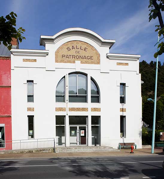 centre de loisirs dit salle de patronage, puis cinéma du Roule, actuellement salle de spectacle Le Vox