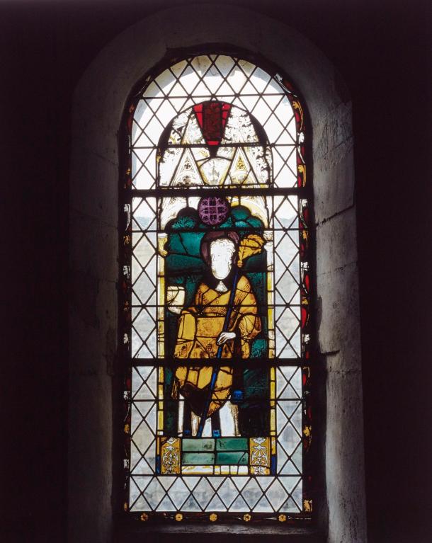 verrière : Saint évêque (baie 8)