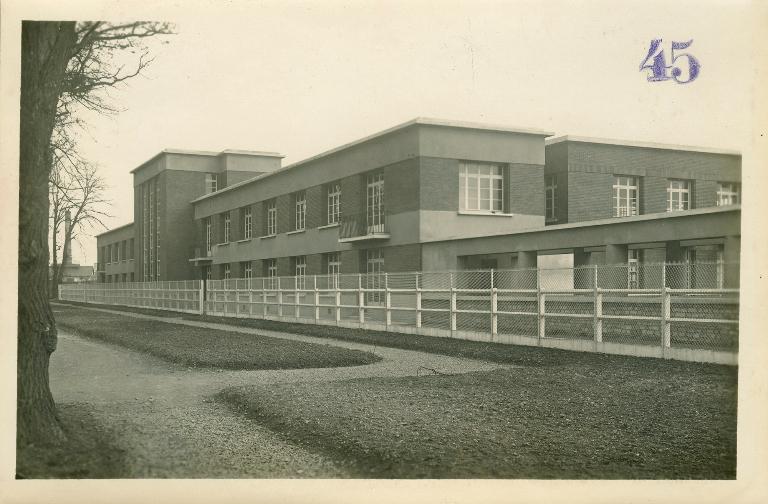 bâtiment conventuel de l'abbaye de la Trinité dite abbaye aux Dames, actuellement hôtel de région