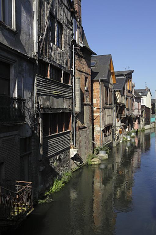 rivière aménagée et canaux