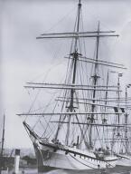 bateau de marchandises en vrac : trois mâts barque (vracquier) dit BIESSARD