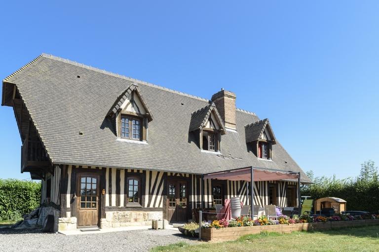 Les longères ou chaumières en pan de bois de Honguemare-Guenouville