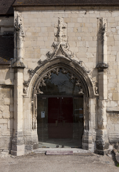église paroissiale Saint-Georges-du-Château, puis magasin de munitions, actuellement salle d'exposition