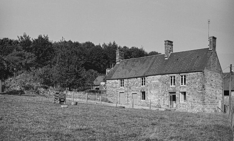 La céramique industrielle dans le Bessin (Calvados) et le département de la Manche : les poteries