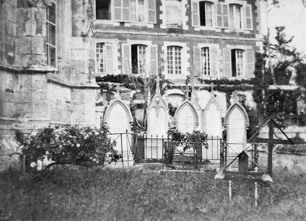 tombe de Léopoldine Hugo et Charles Vacquerie et tombes des familles Hugo et Vacquerie