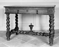 table à écrire style Henri II