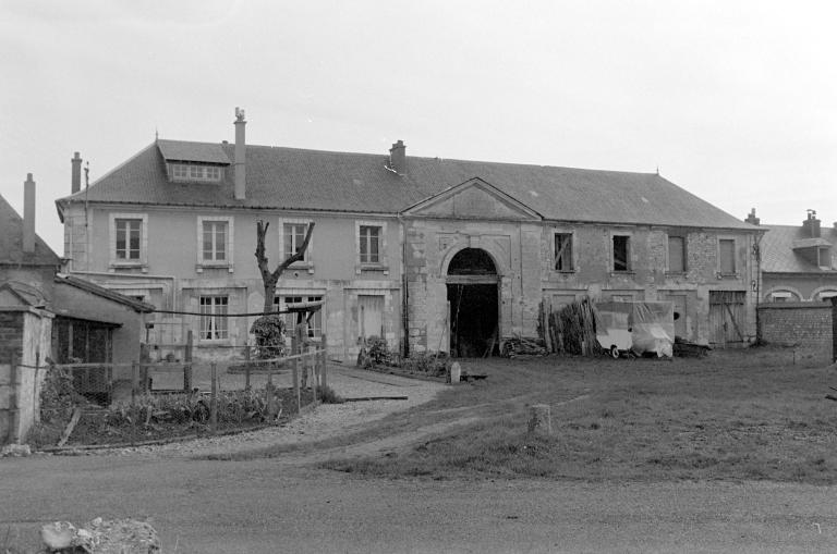 communs du château, actuellement logements
