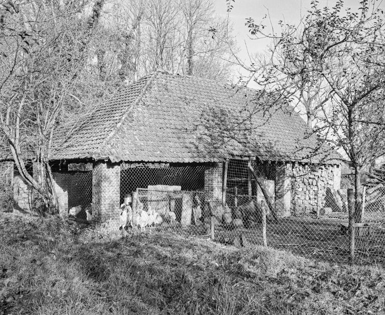 La céramique industrielle dans le Bessin (Calvados) et le département de la Manche : les poteries