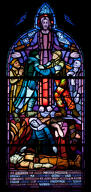 verrière historiée et commémorative de la guerre de 1914-1918 et de la guerre de 1939-1945 : Christ bénissant les soldats (baie 10)