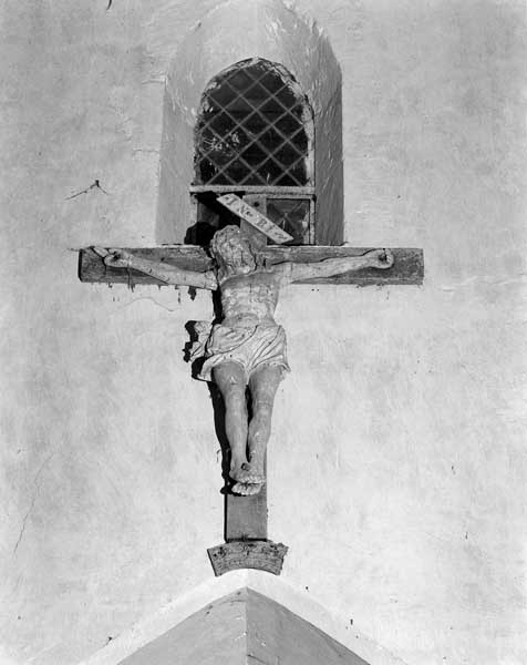 statue : Christ en croix