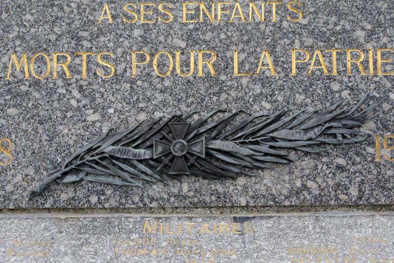 monument aux morts de la guerre de 1914-1918 : Je t'ai cherché sous le ciel qui tonne