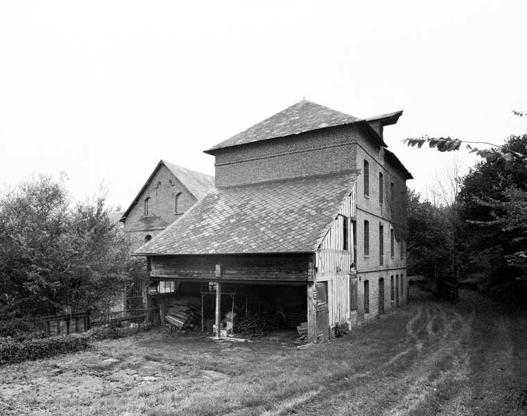 moulin à tan et moulin à blé, puis moulin à huile et moulin à blé, puis fromagerie et moulin à blé