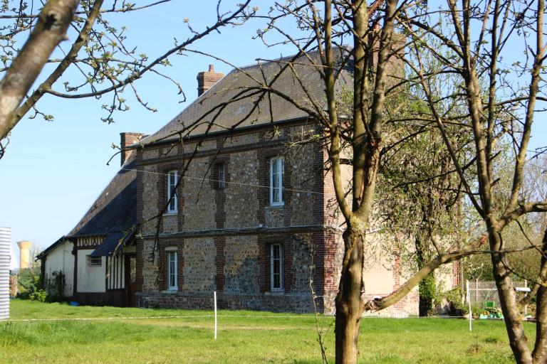 Les maisons et fermes de Barneville-sur-Seine