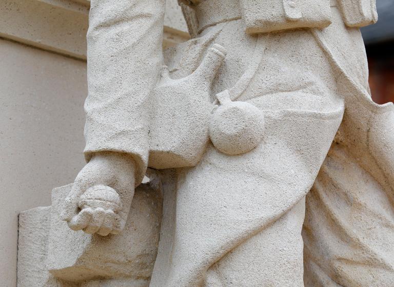 monument aux morts de la guerre de 1914-1918 : Grenadier
