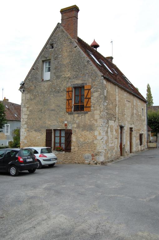 ferme puis mairie-école, actuellement mairie