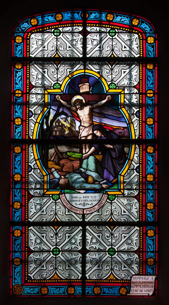 Verrière mixte et commémorative de la guerre de 1914-1918 : Apparition du Christ en Croix et de la Vierge Marie à un soldat mourant
