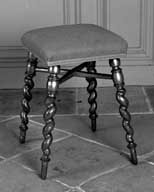tabouret rembourré style Napoléon III