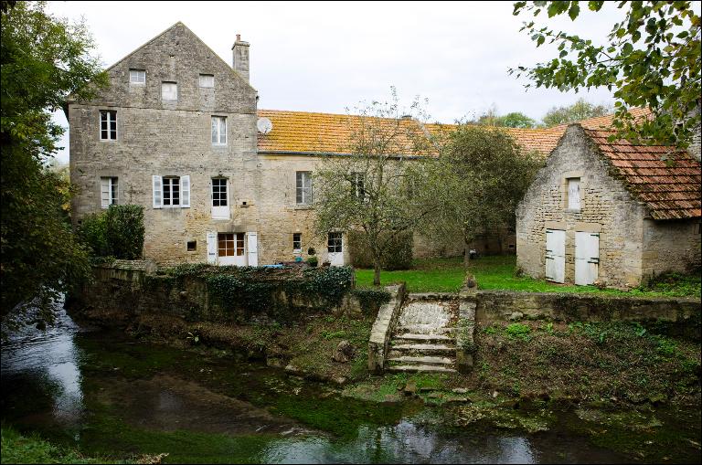 moulin à farine dit moulin de Moulineaux, puis minoterie, actuellement maison