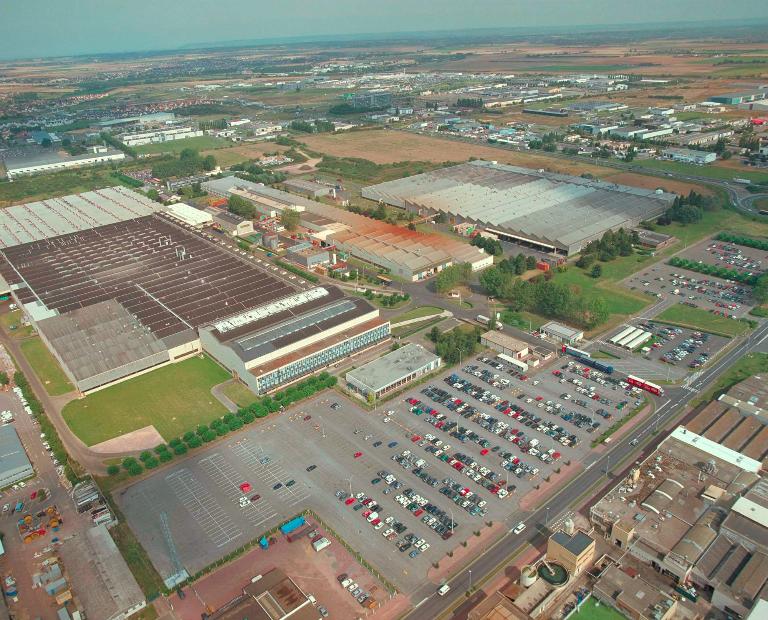 usine de produits explosifs dite pyrotechnie de Cormelles, puis usine d'armes des Aciéries de Pompey, puis usine de construction automobile Citroën, puis Peugeot PSA