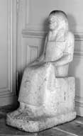 statue