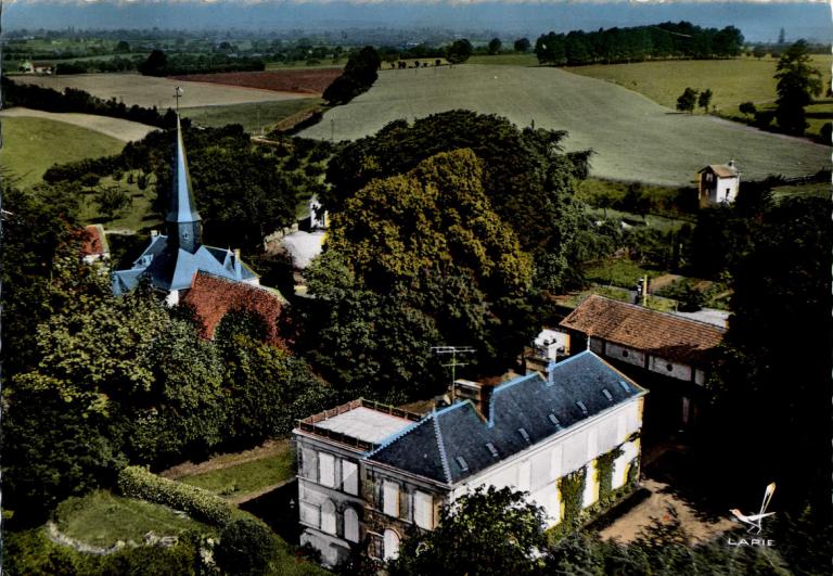 Vue aérienne du bourg.- Carte postale ancienne, 2e quart 20e siècle. (Collection particulière). 