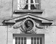 fronton, monument commémoratif de C. Guernier