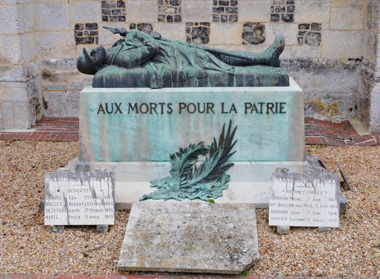 monument aux morts de la guerre de 1914-1918 : Soldat gisant