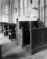 ensemble des stalles et des 29 bancs de fidèles (bancs d'église)