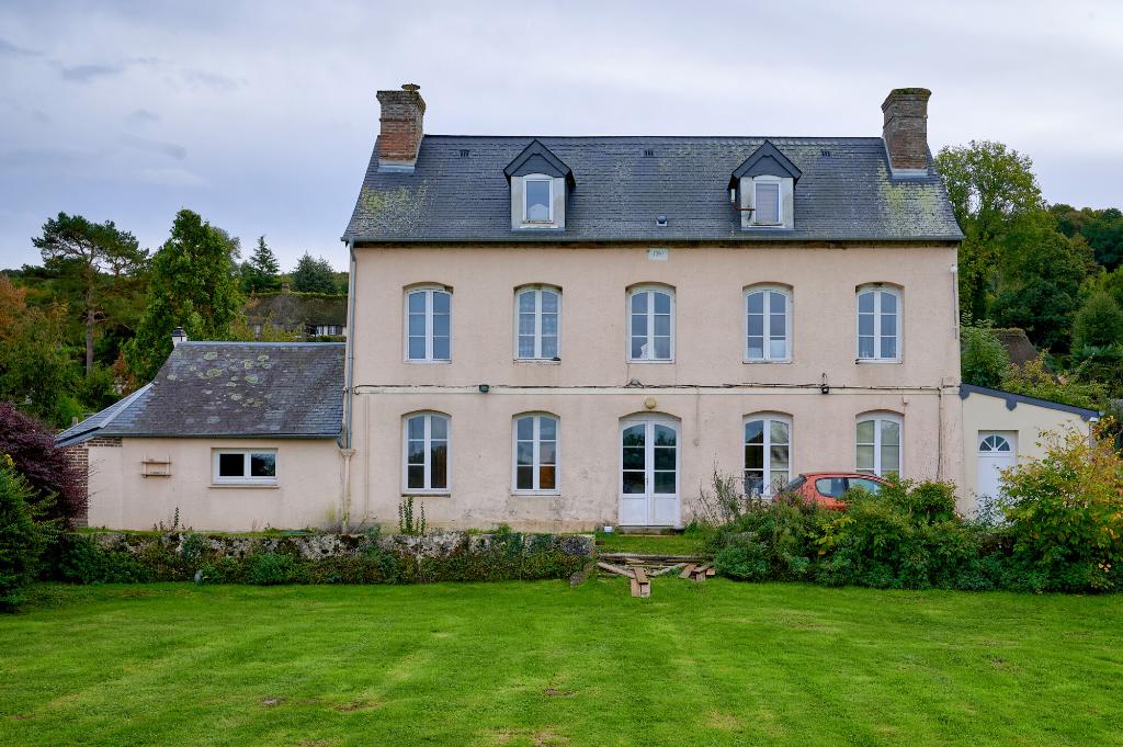 maison, puis mairie, presbytère et logement du passeur, actuellement mairie