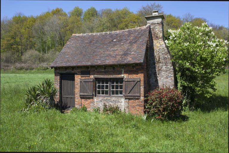 Vue de la loge de sabotier située à l'est du Bois Brosse.