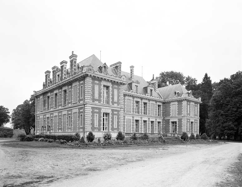 les châteaux forts du canton de Bellême