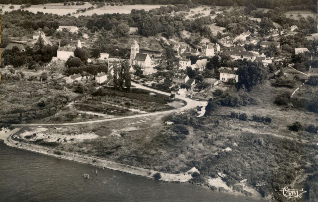 quai, port et berge aménagée