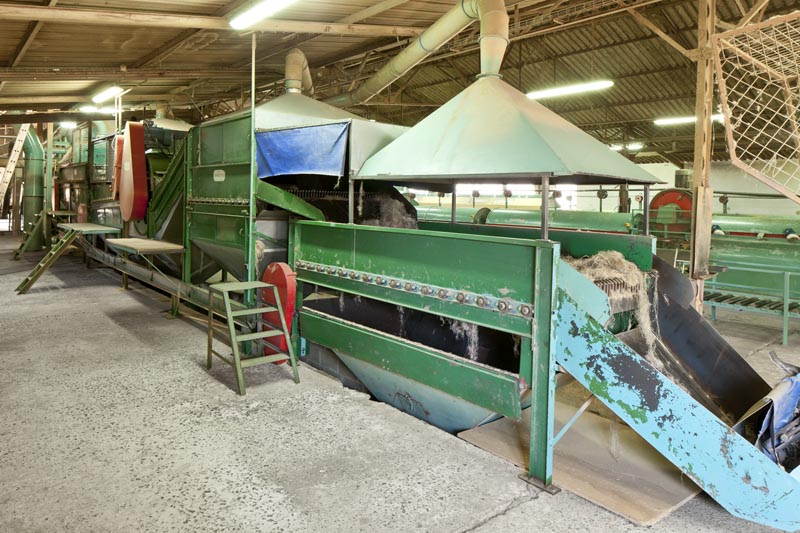 les machines de l'usine de préparation de produits textiles : usine de teillage de lin de la Société coopérative linière de Cagny