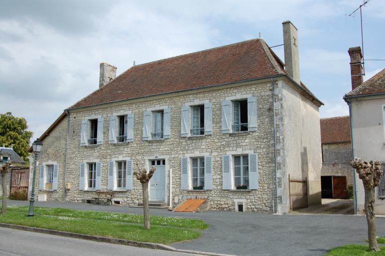 les maisons de la commune de Mauves-sur-Huisne