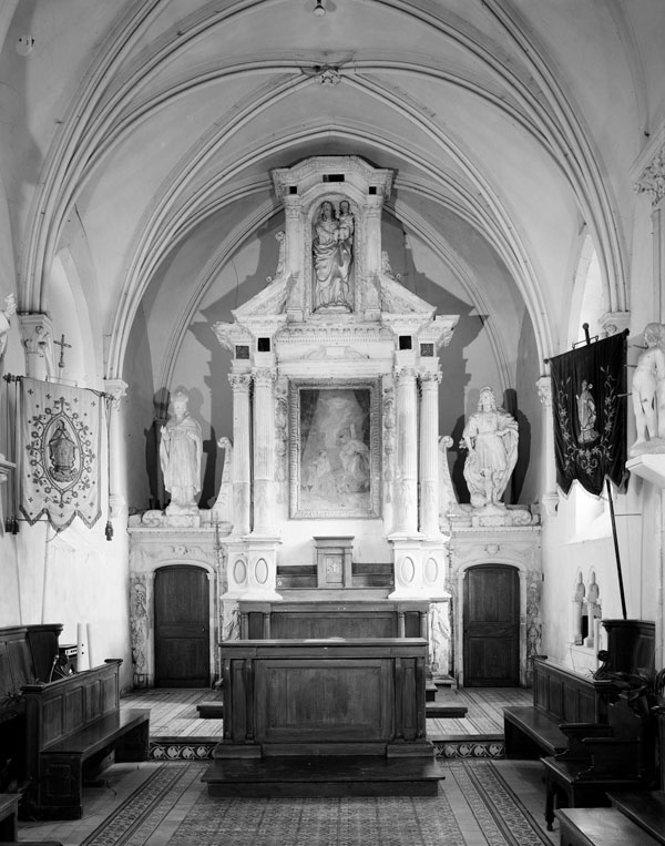 ensemble du maître-autel : autel, retable architecturé et tabernacle