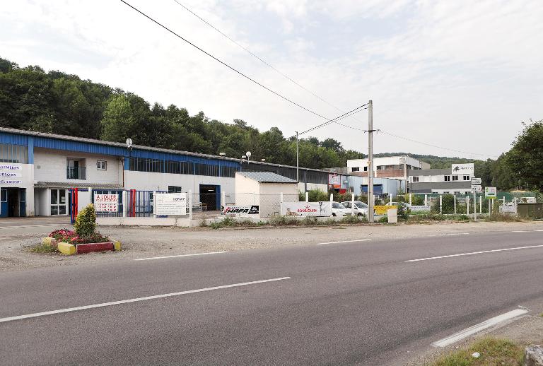 usine d'embouteillage d'eau de source Pierval