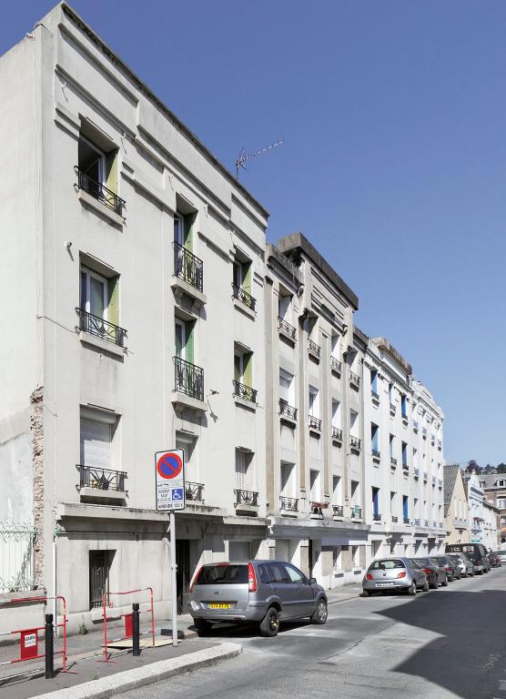 Série de sept immeubles de rapport